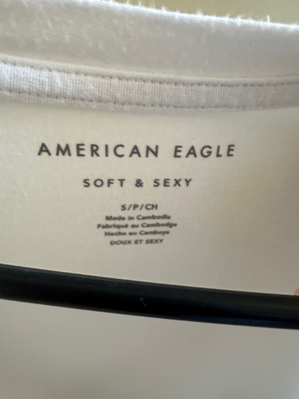 American Eagle Outfitters White V-Neck Short Sleeve Tee Small - Picture 2 of 3